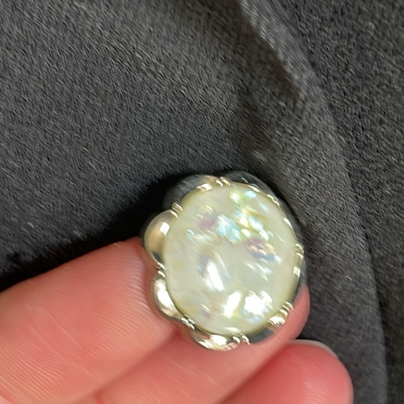 Leslie Fay vintage blouse, floral embroidery collar, opalescent buttons, size 14 - Picture 3 of 3